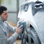 Arañazos en la carrocería, por qué aparecen y cómo se reparan de verdad en un taller